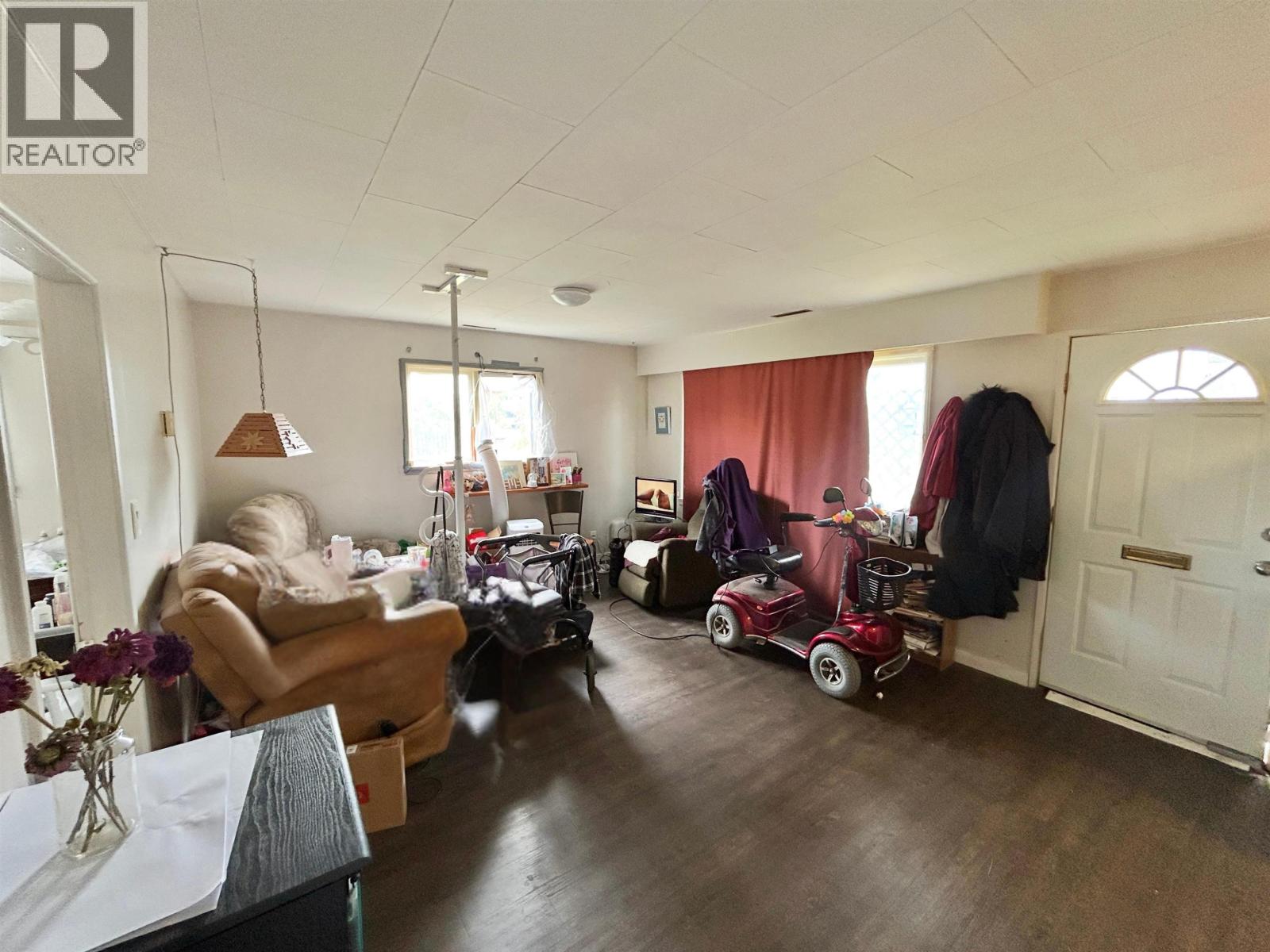 491-497 Webster Avenue Property Photo 17