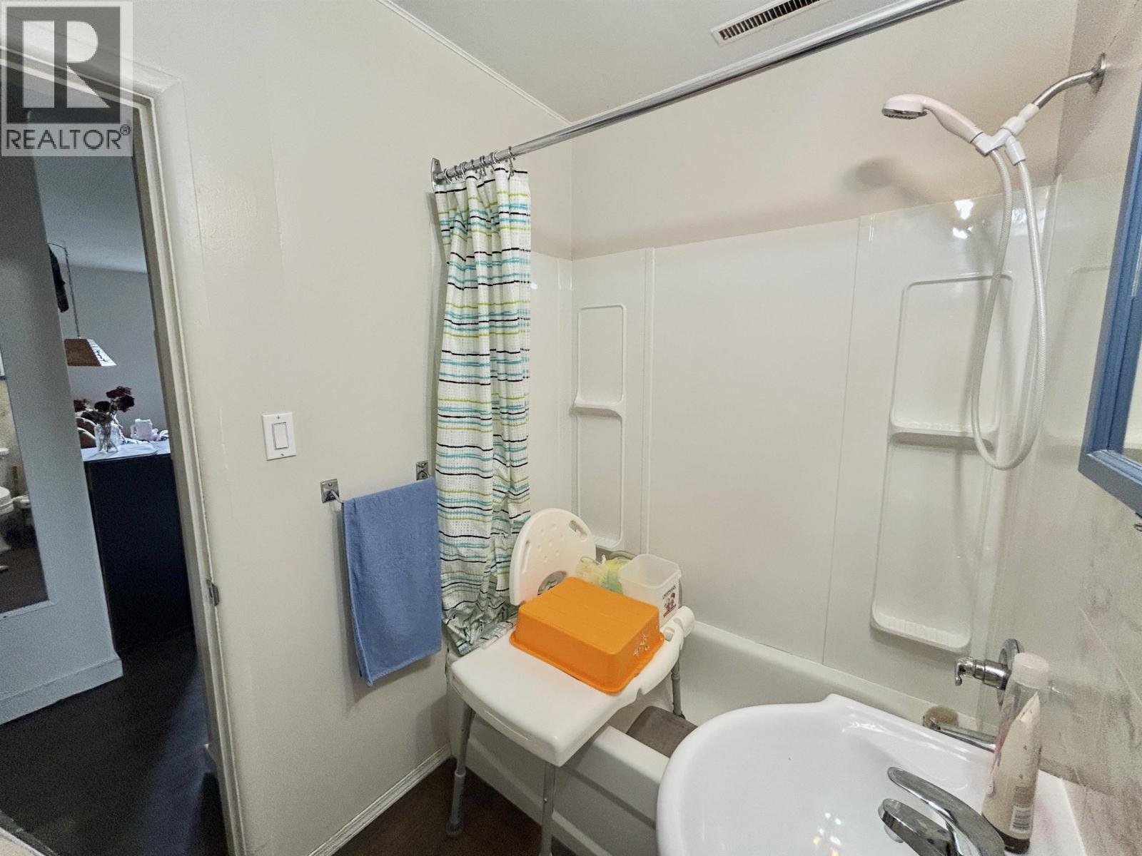 491-497 Webster Avenue Property Photo 24