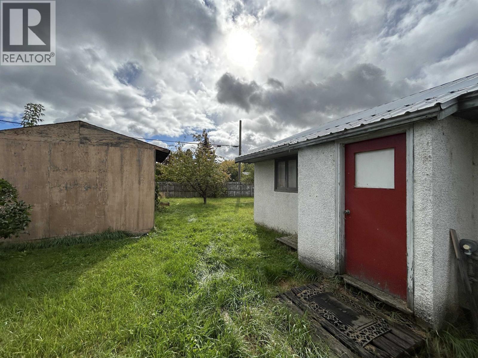 491-497 Webster Avenue Property Photo 32
