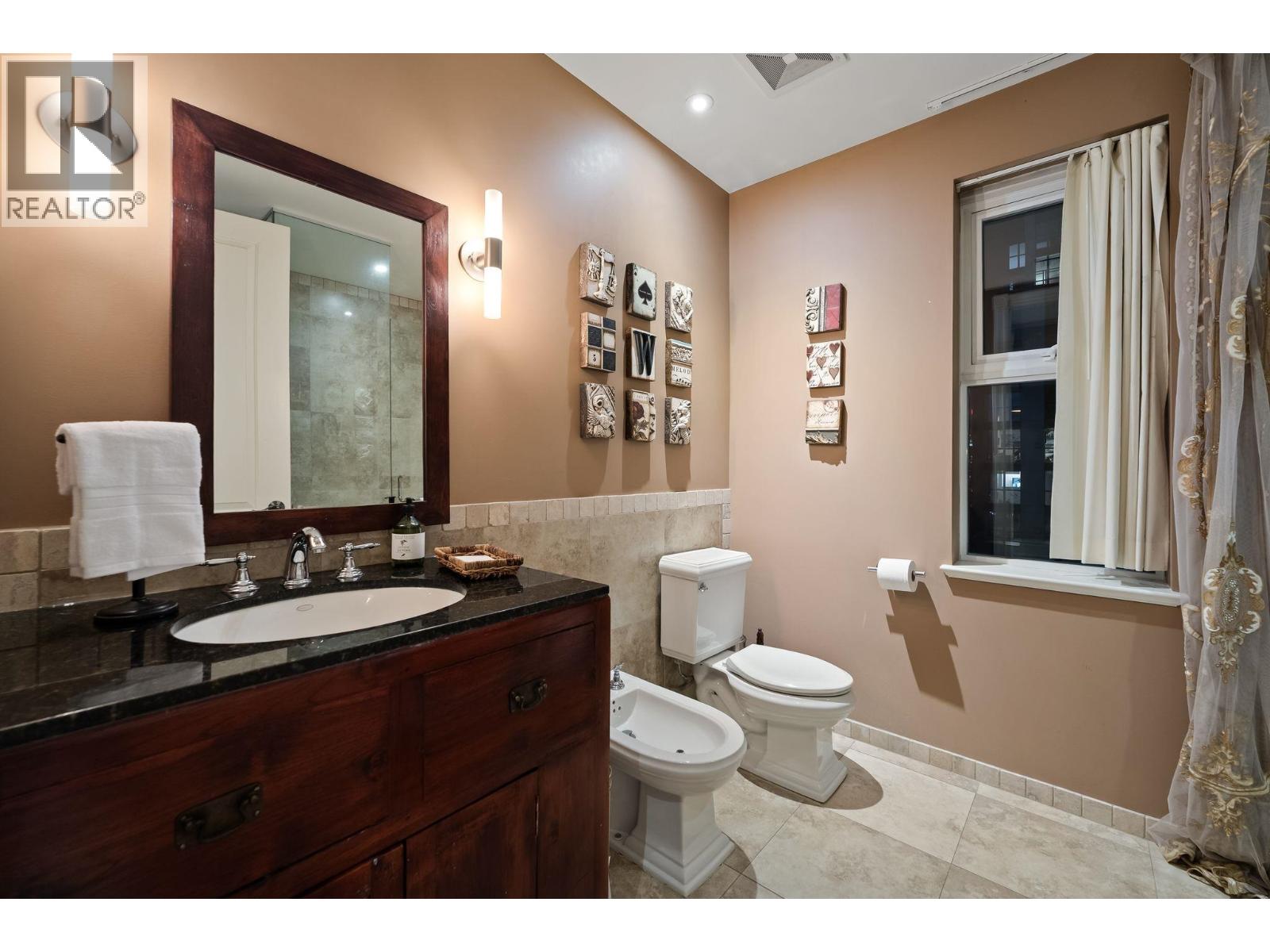 2600 1280 Richards Street Property Photo 33
