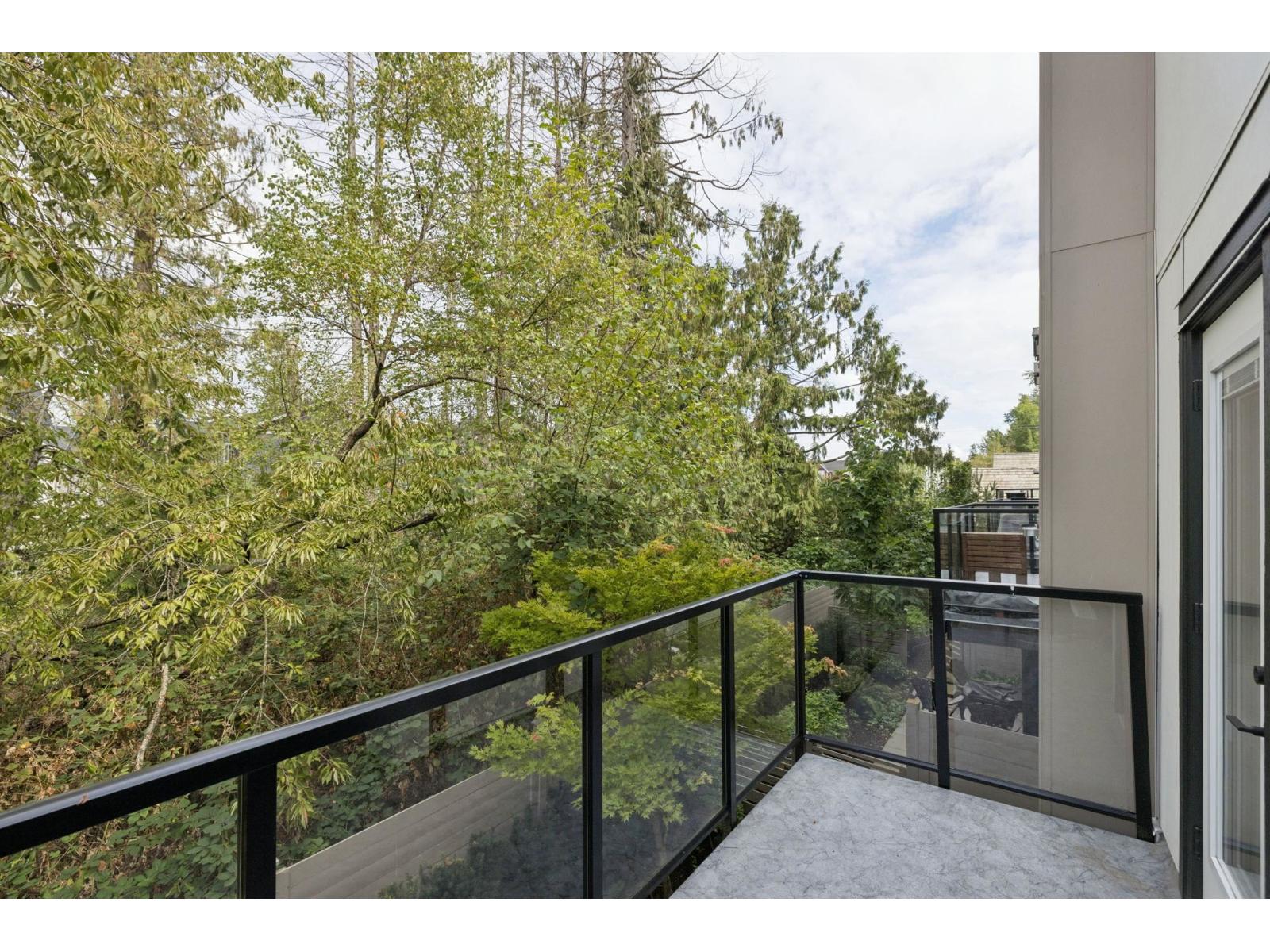 26 7670 207 Street Property Photo 14
