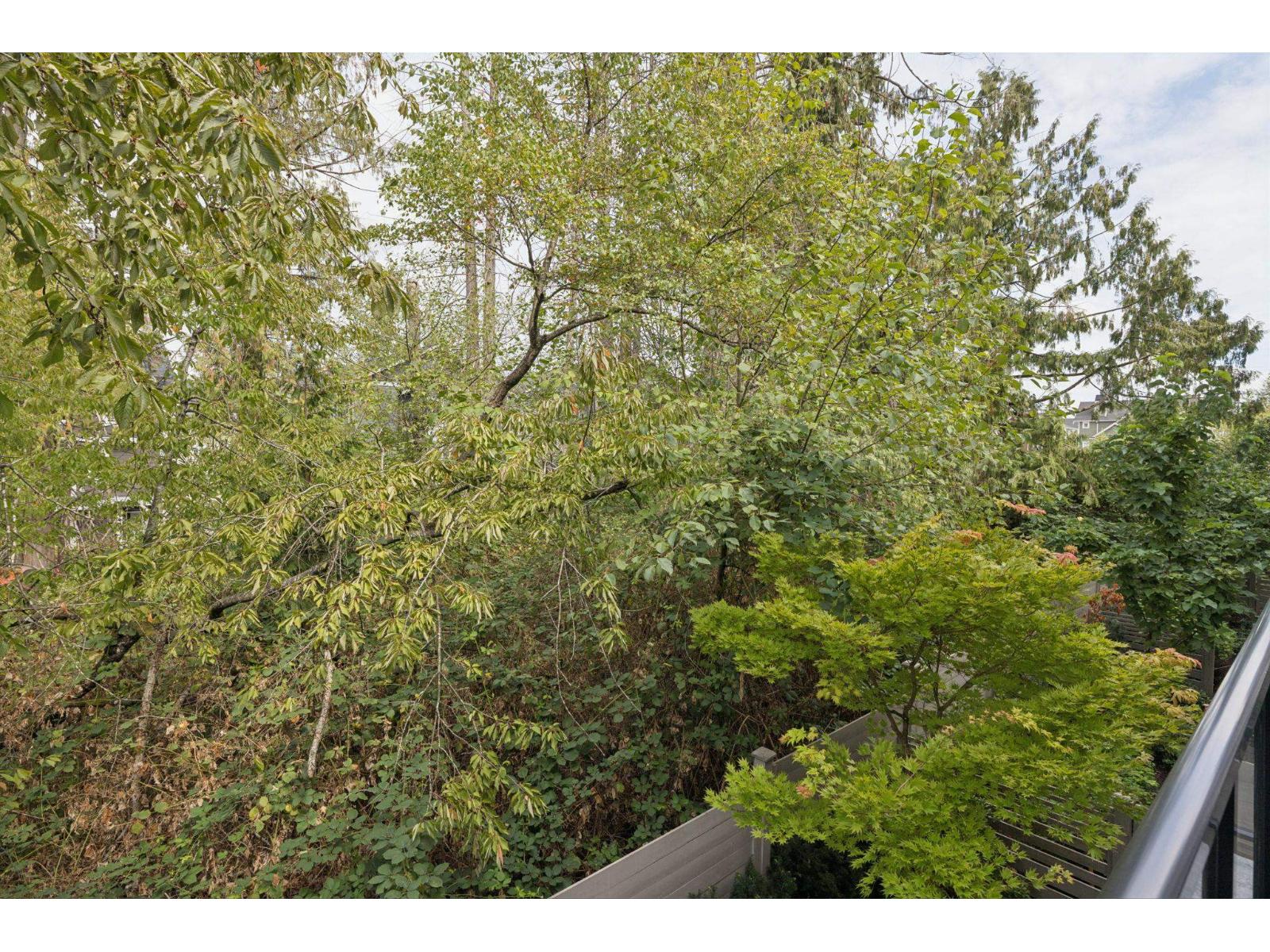 26 7670 207 Street Property Photo 16