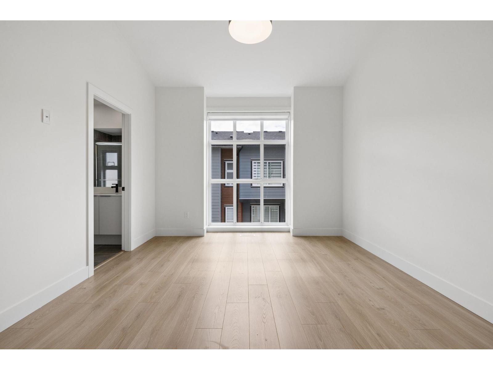 26 7670 207 Street Property Photo 18