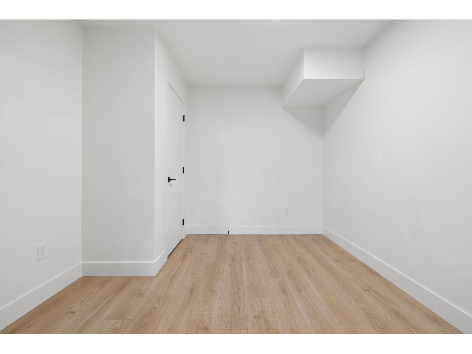 26 7670 207 Street Property Photo 27