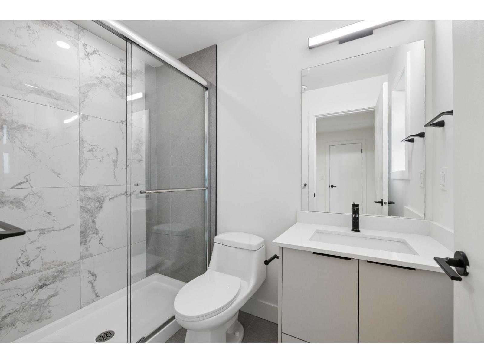 26 7670 207 Street Property Photo 29