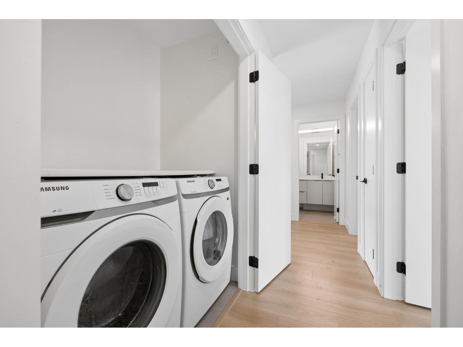 26 7670 207 Street Property Photo 32