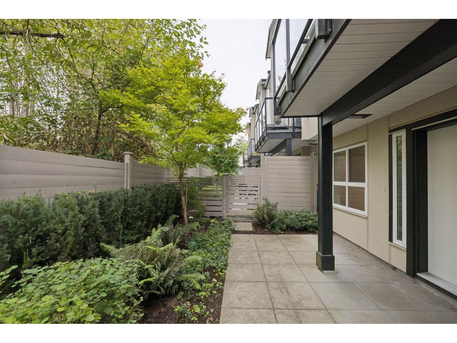 26 7670 207 Street Property Photo 37