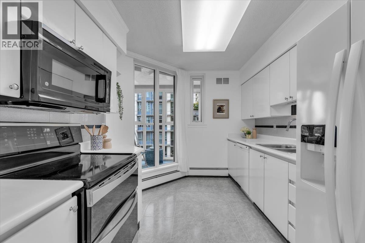 701 1010 Burnaby Street Property Photo 10