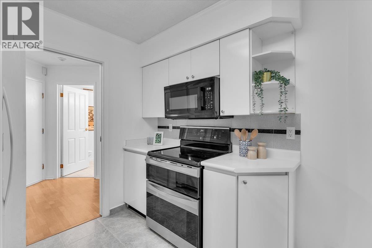 701 1010 Burnaby Street Property Photo 11