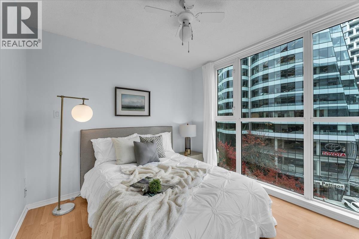 701 1010 Burnaby Street Property Photo 16