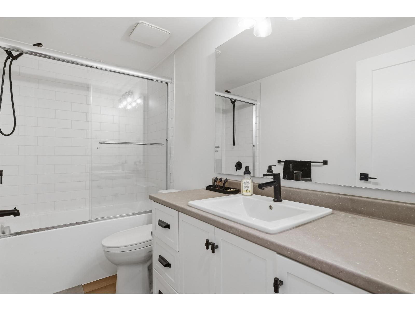 19619 75 Avenue Property Photo 34