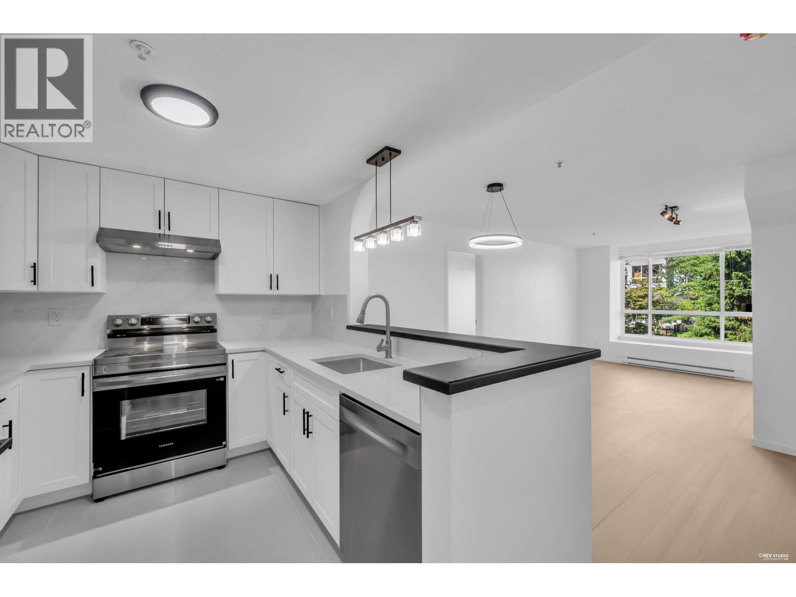 306 6833 Village Grn Property Photo 2