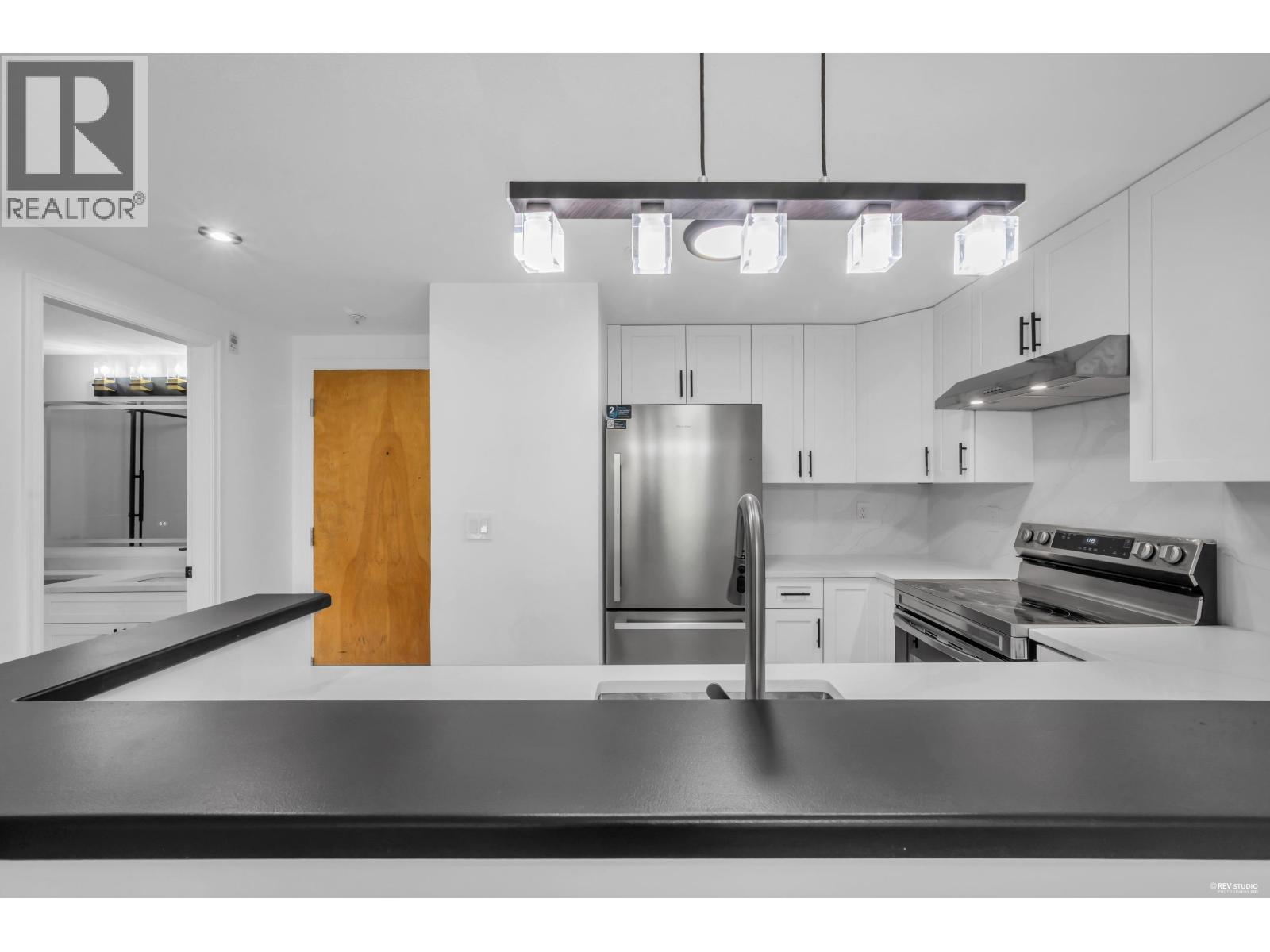 306 6833 Village Grn Property Photo 4