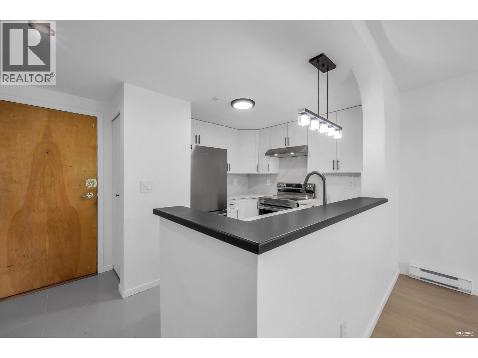 306 6833 Village Grn Property Photo 5