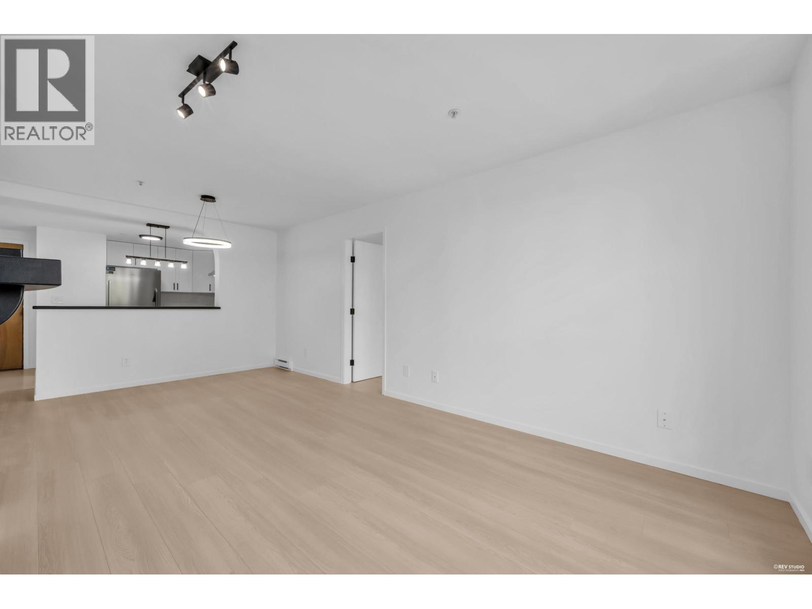 306 6833 Village Grn Property Photo 11