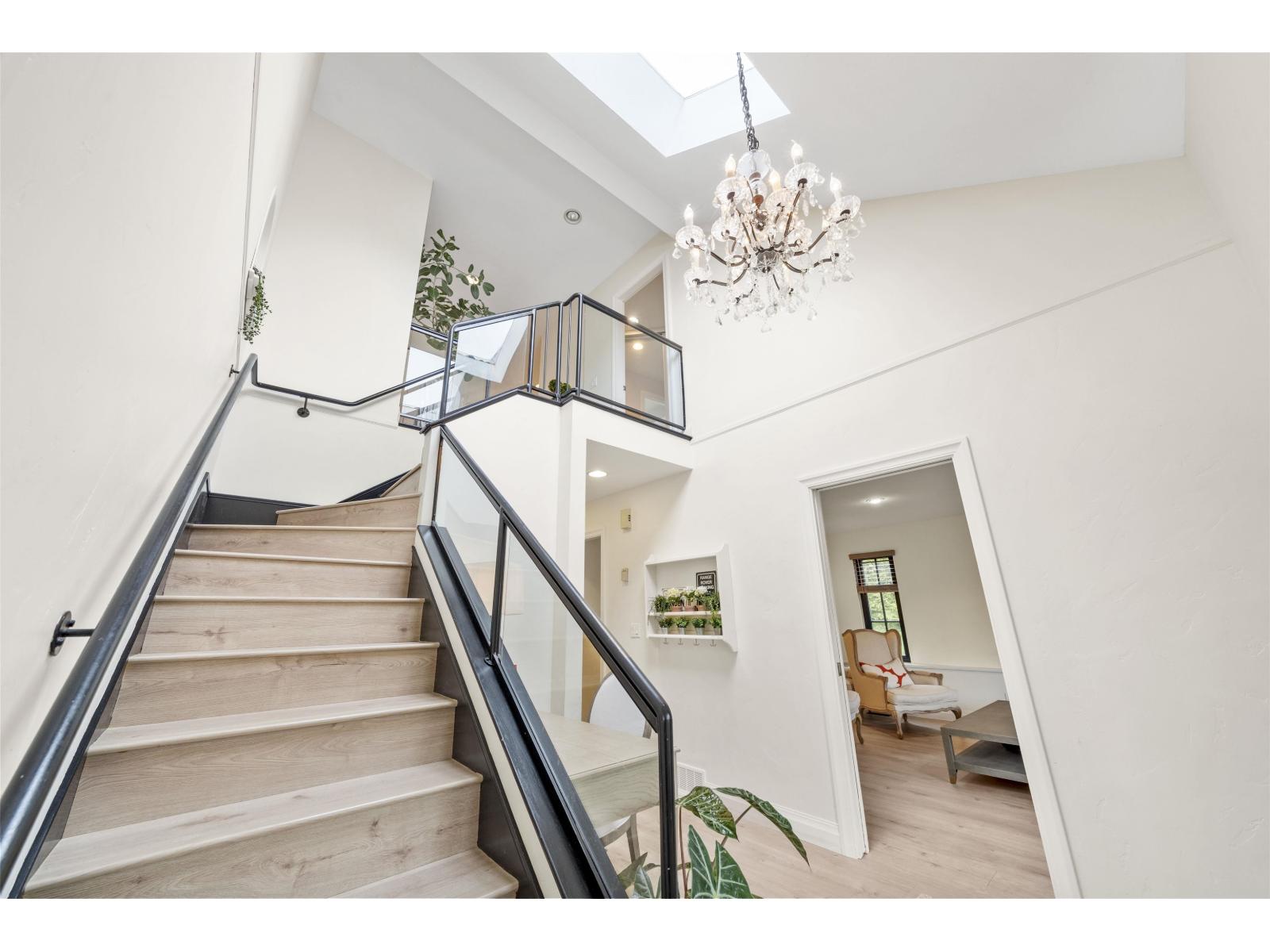 16071 8 Avenue Property Photo 8