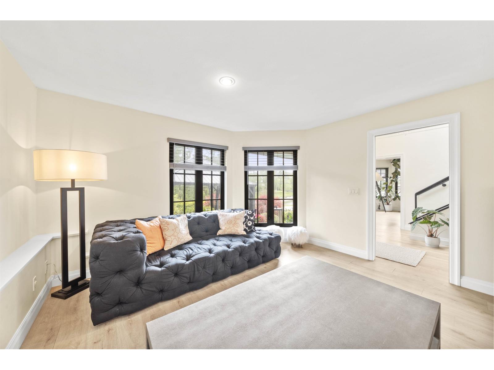 16071 8 Avenue Property Photo 20