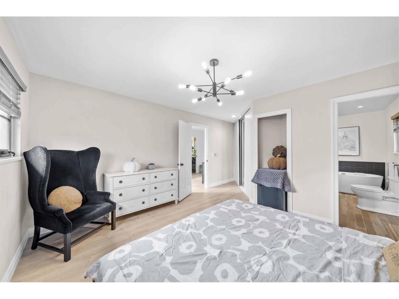 16071 8 Avenue Property Photo 29