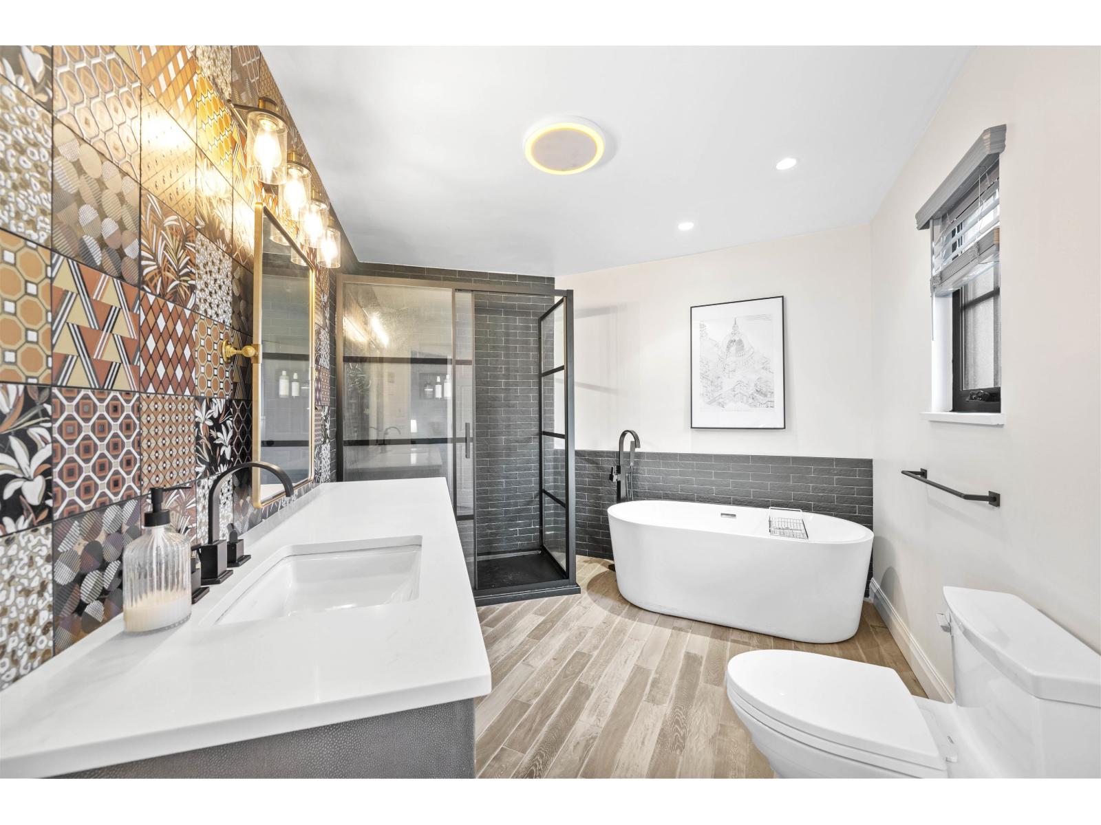 16071 8 Avenue Property Photo 30