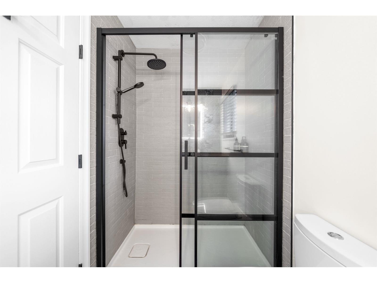 16071 8 Avenue Property Photo 34