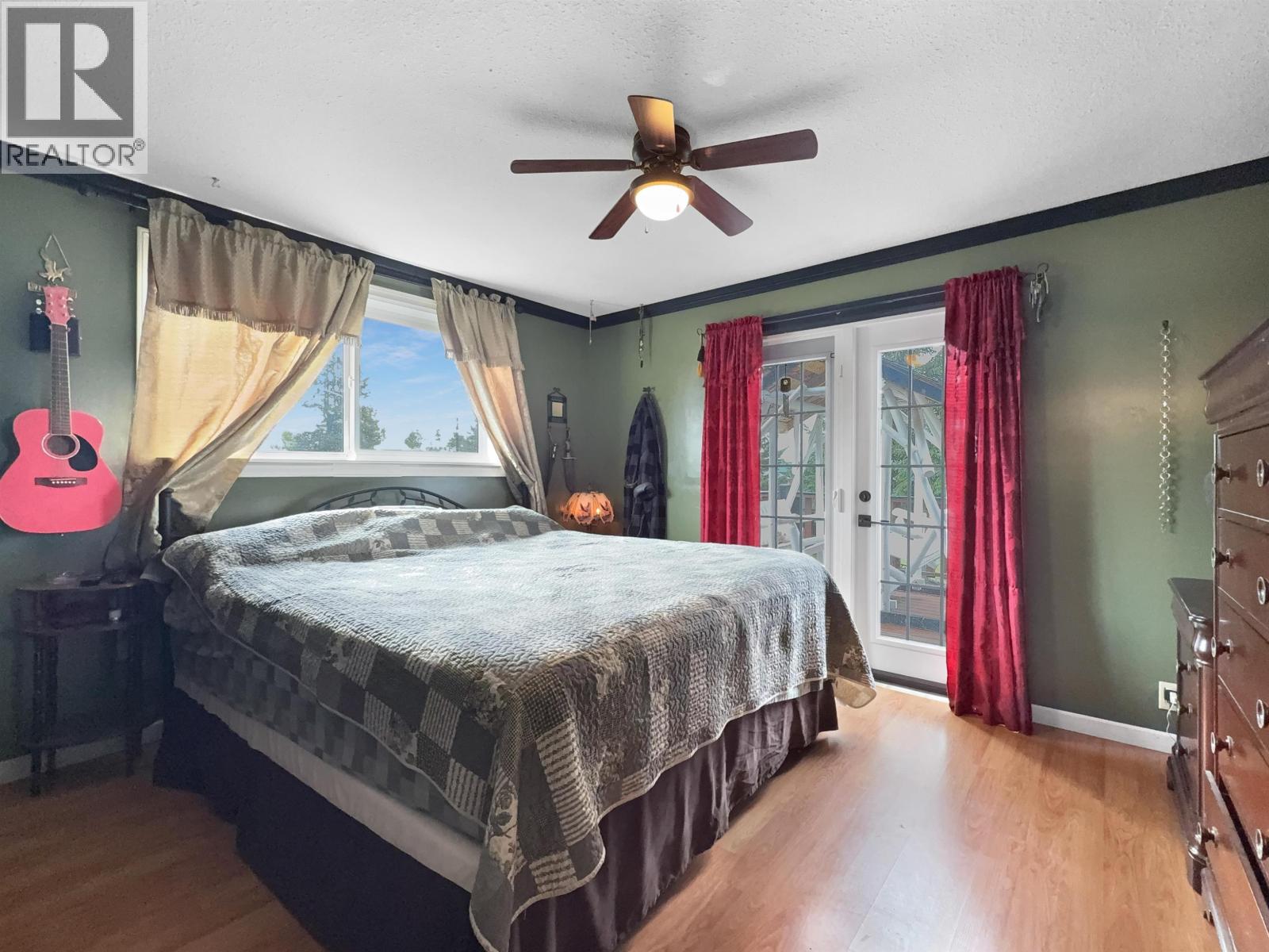 4832 Clarke Avenue Property Photo 16