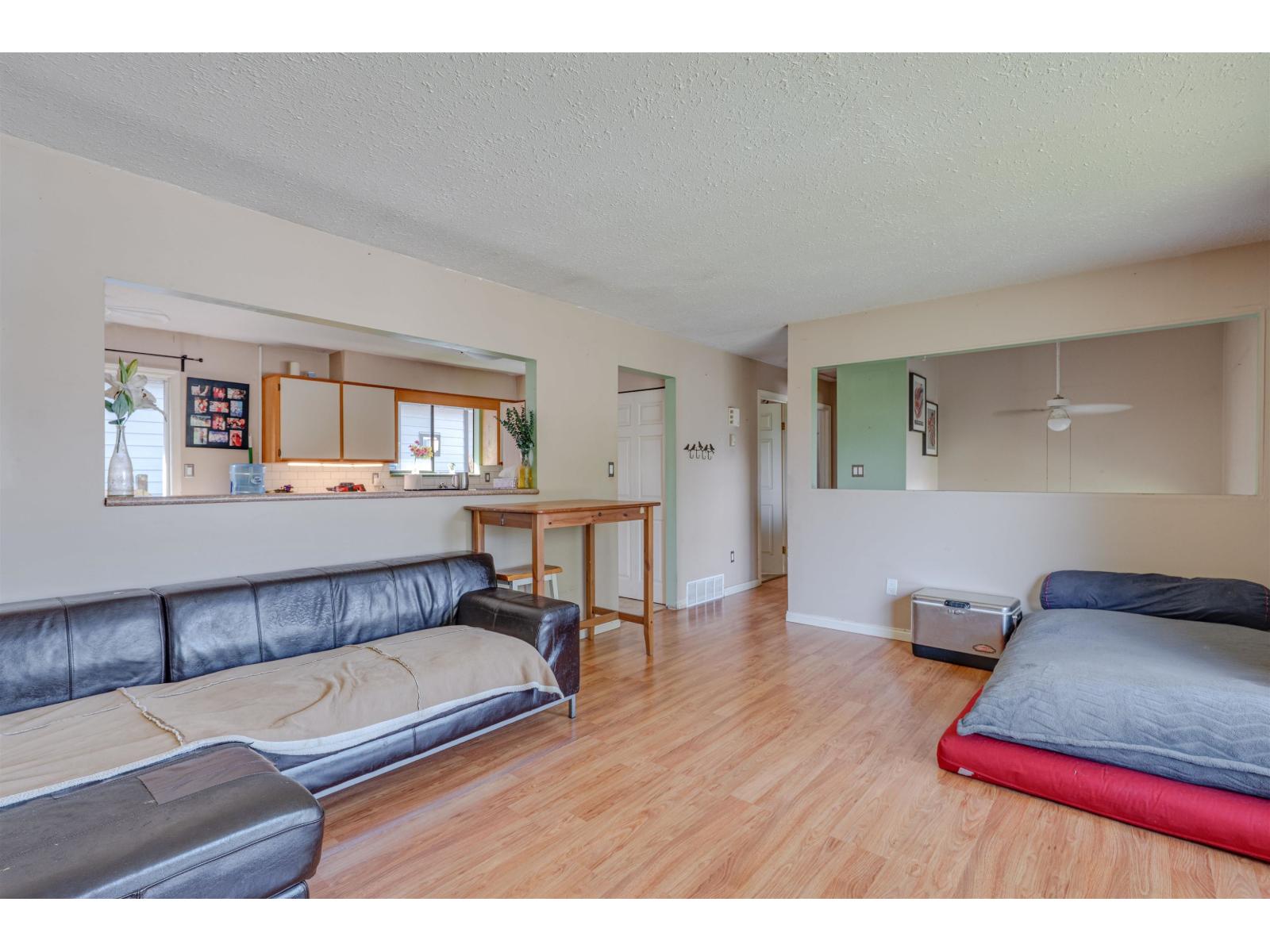 11546 Surrey Road Property Photo 5