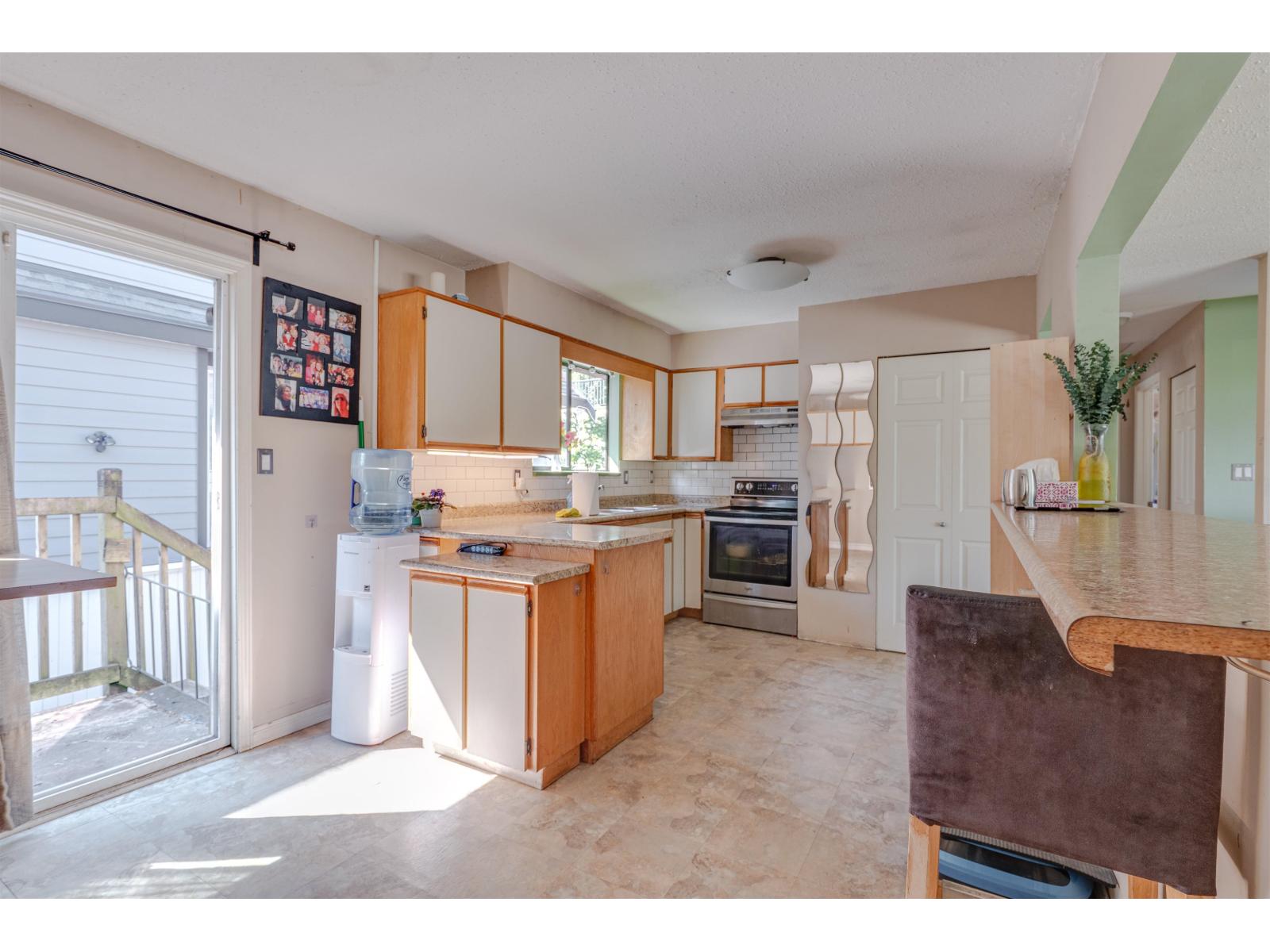 11546 Surrey Road Property Photo 8