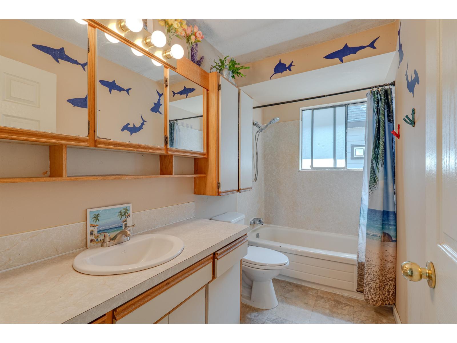 11546 Surrey Road Property Photo 11