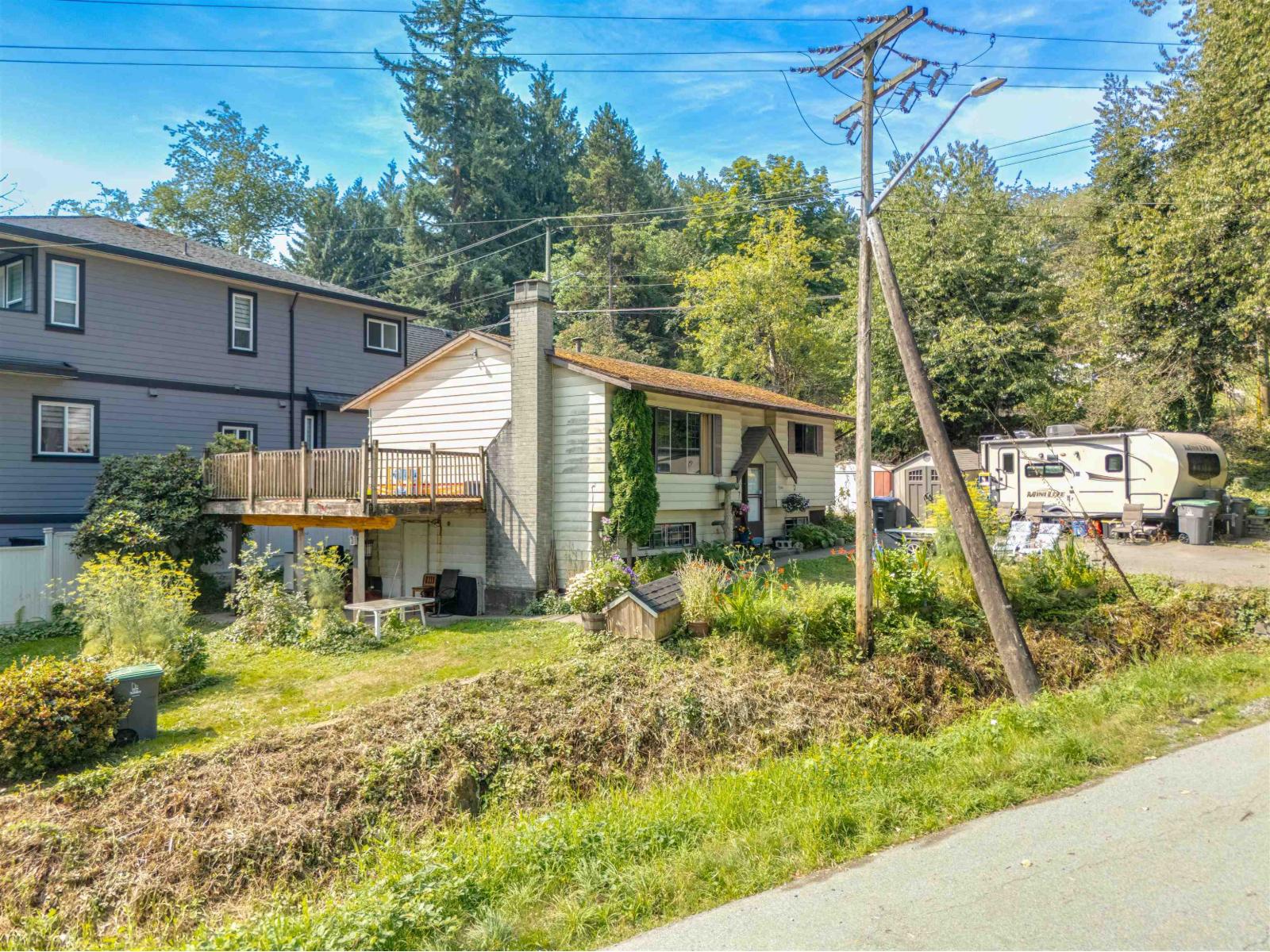11546 Surrey Road Property Photo 25