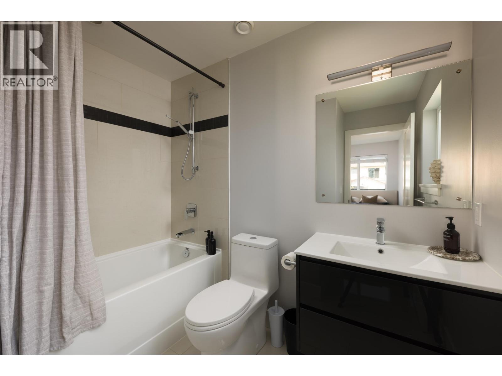 238 E 19th Street Property Photo 20
