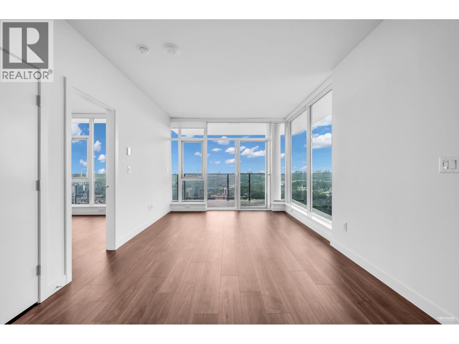 4407 518 Clarke Road Property Photo 5
