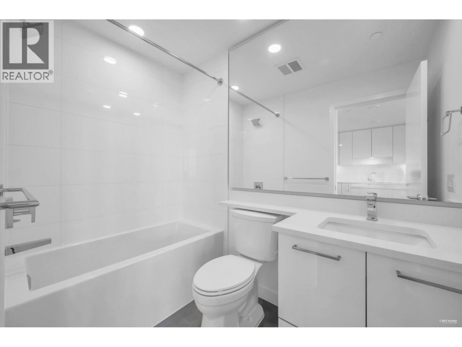 4407 518 Clarke Road Property Photo 12