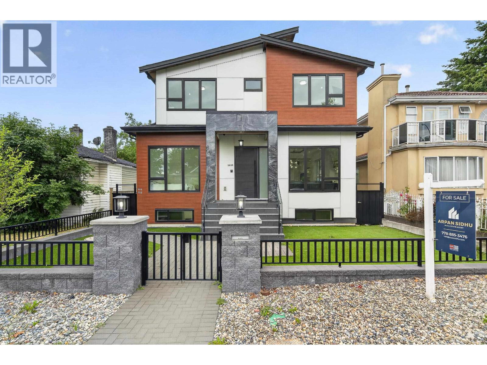 5835 Clarendon Street Property Photo 1