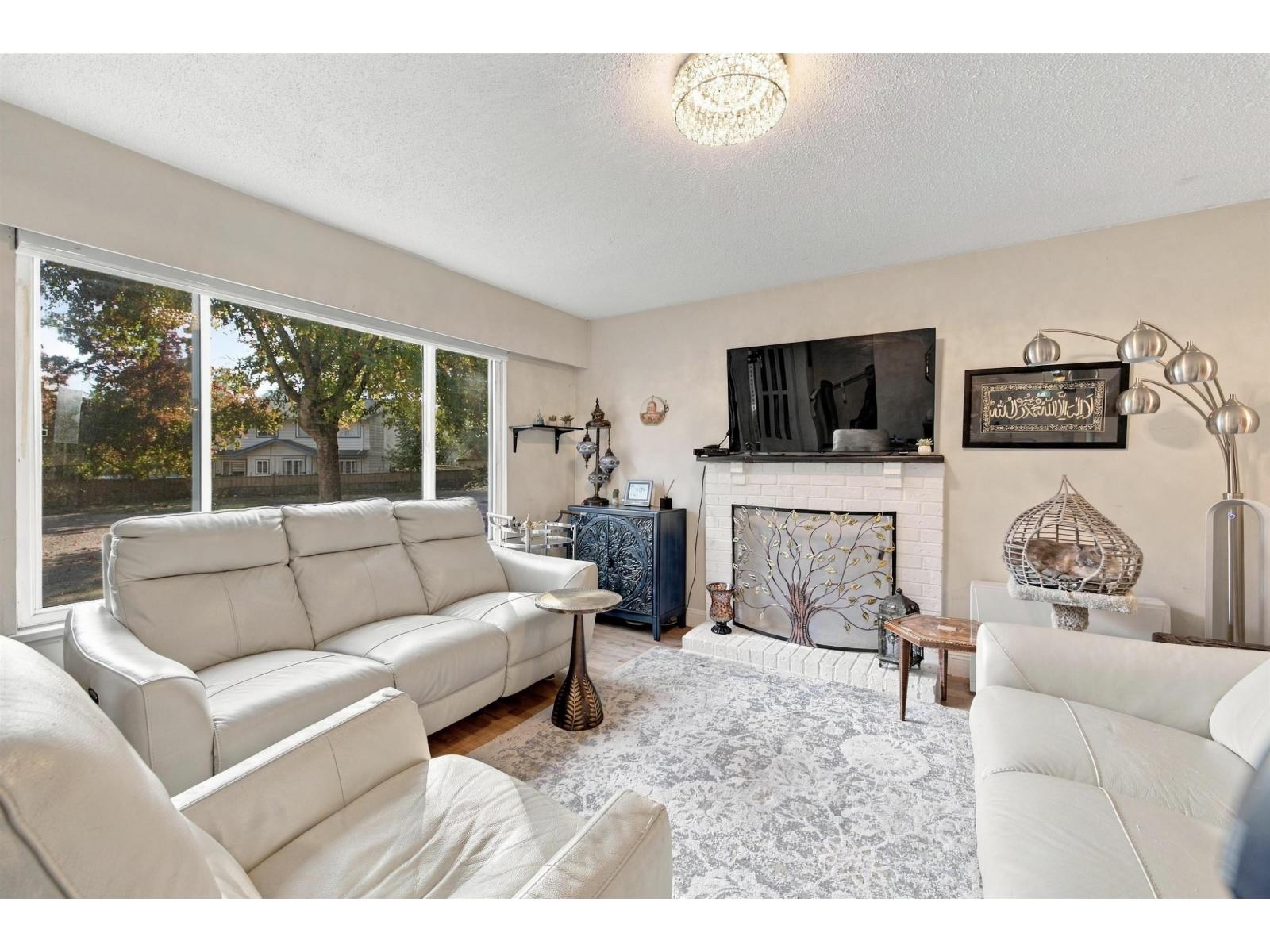 6284 MORGAN PLACE Property Photo 1