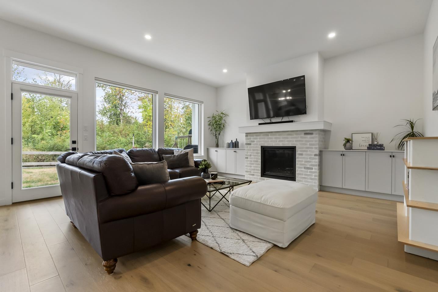 7567 196a Street Property Photo 2