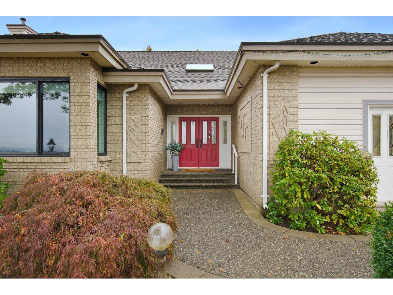 5226 222 Street Property Photo 3