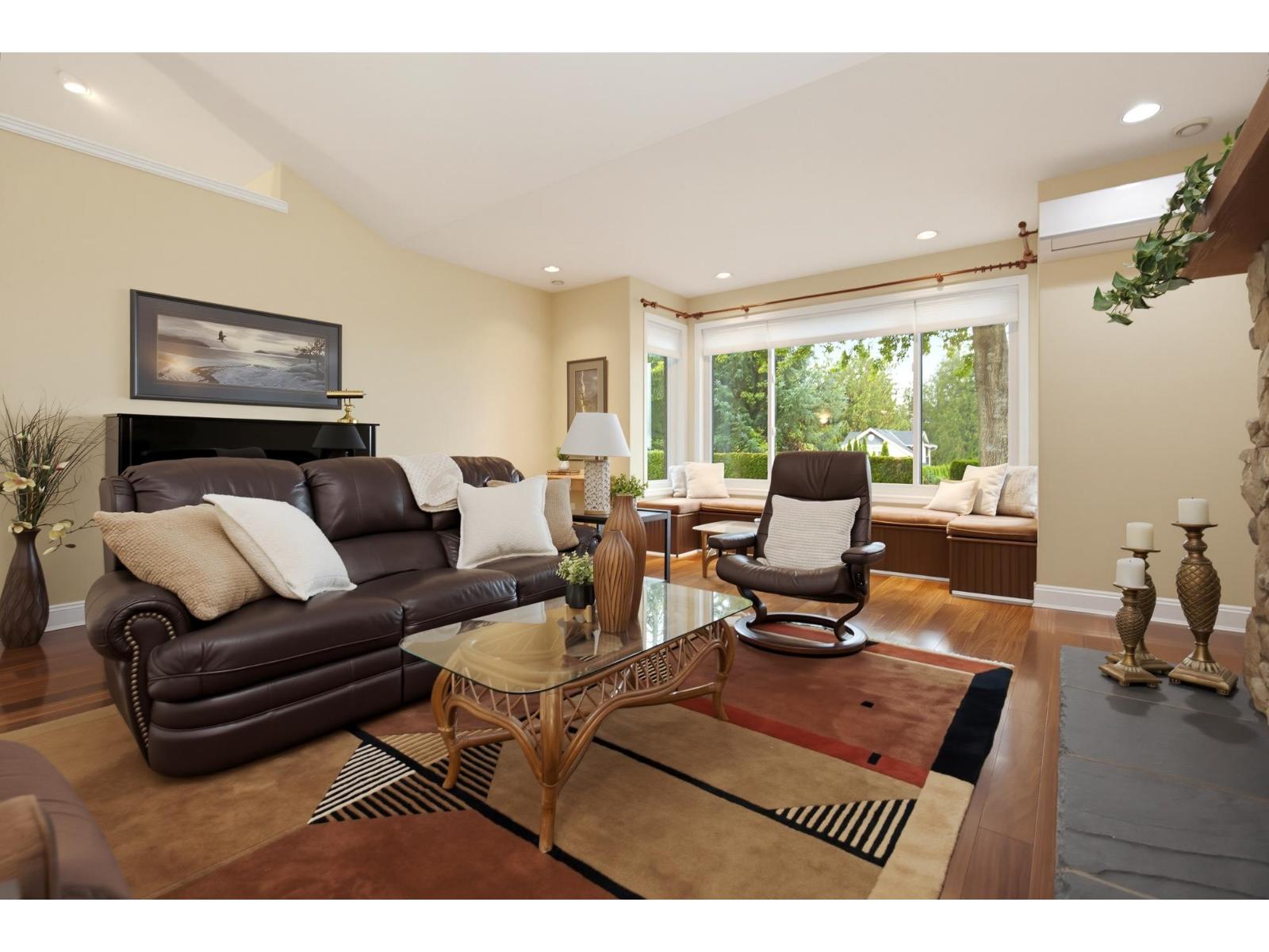 5226 222 Street Property Photo 5