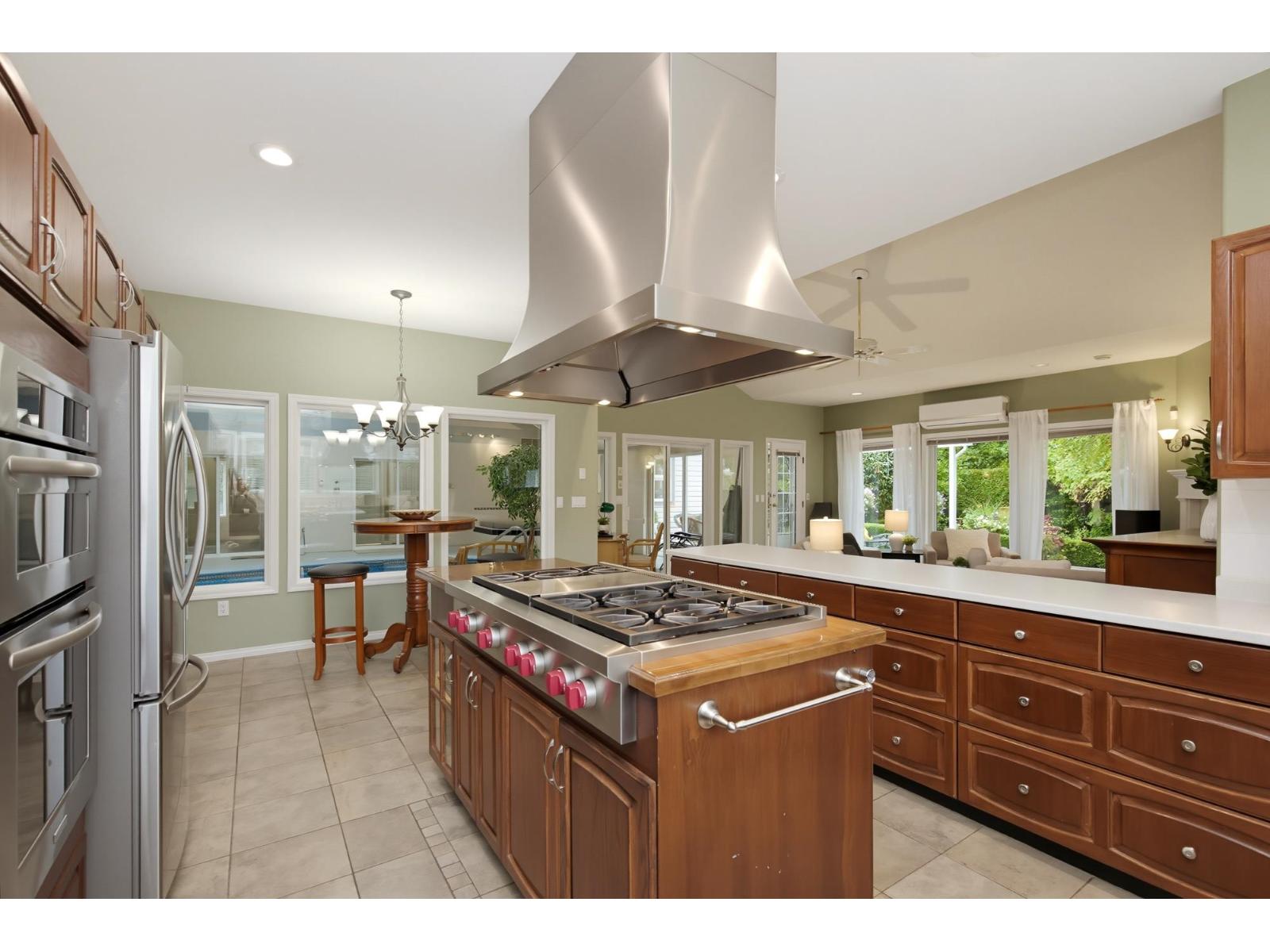 5226 222 Street Property Photo 11