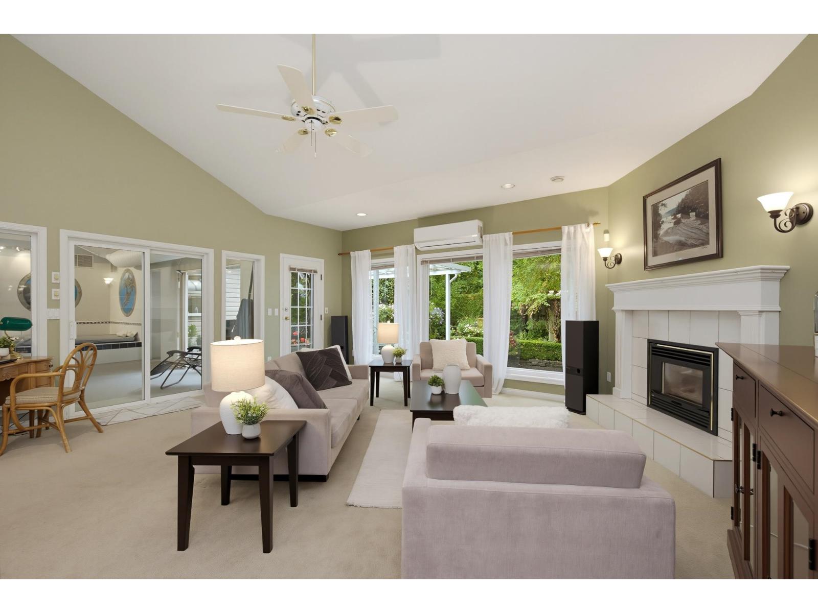 5226 222 Street Property Photo 12