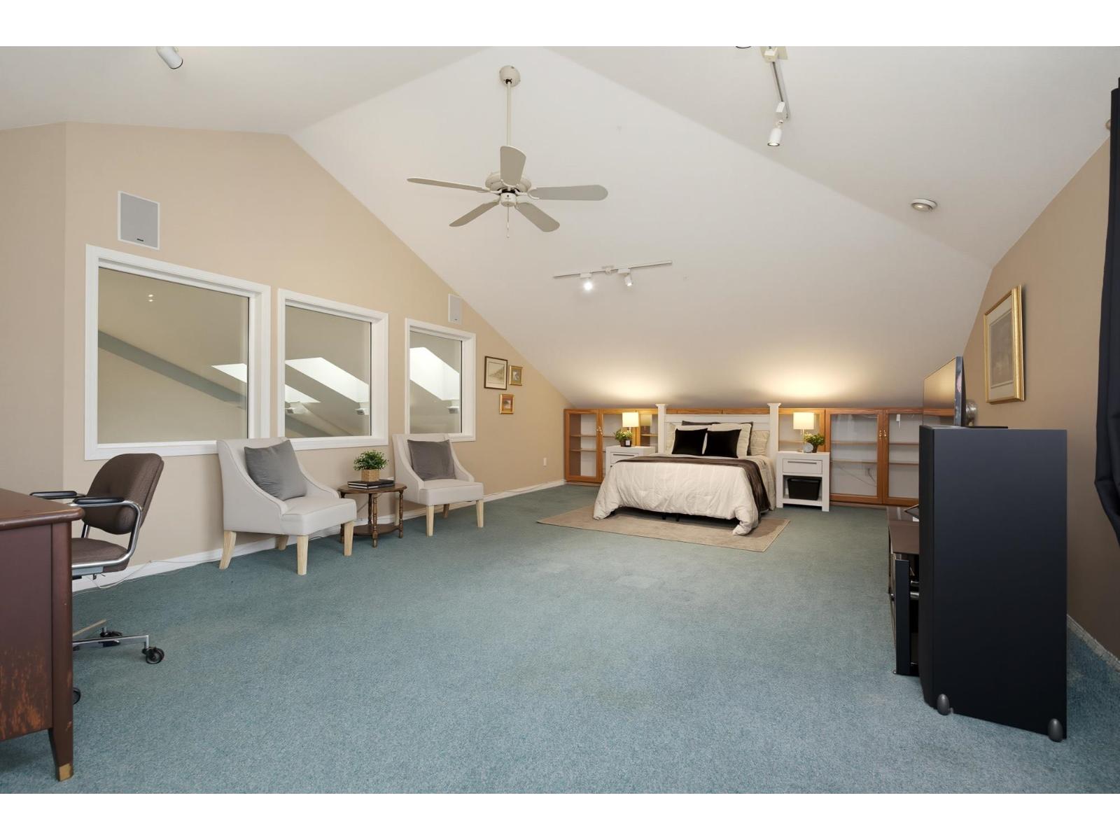 5226 222 Street Property Photo 16