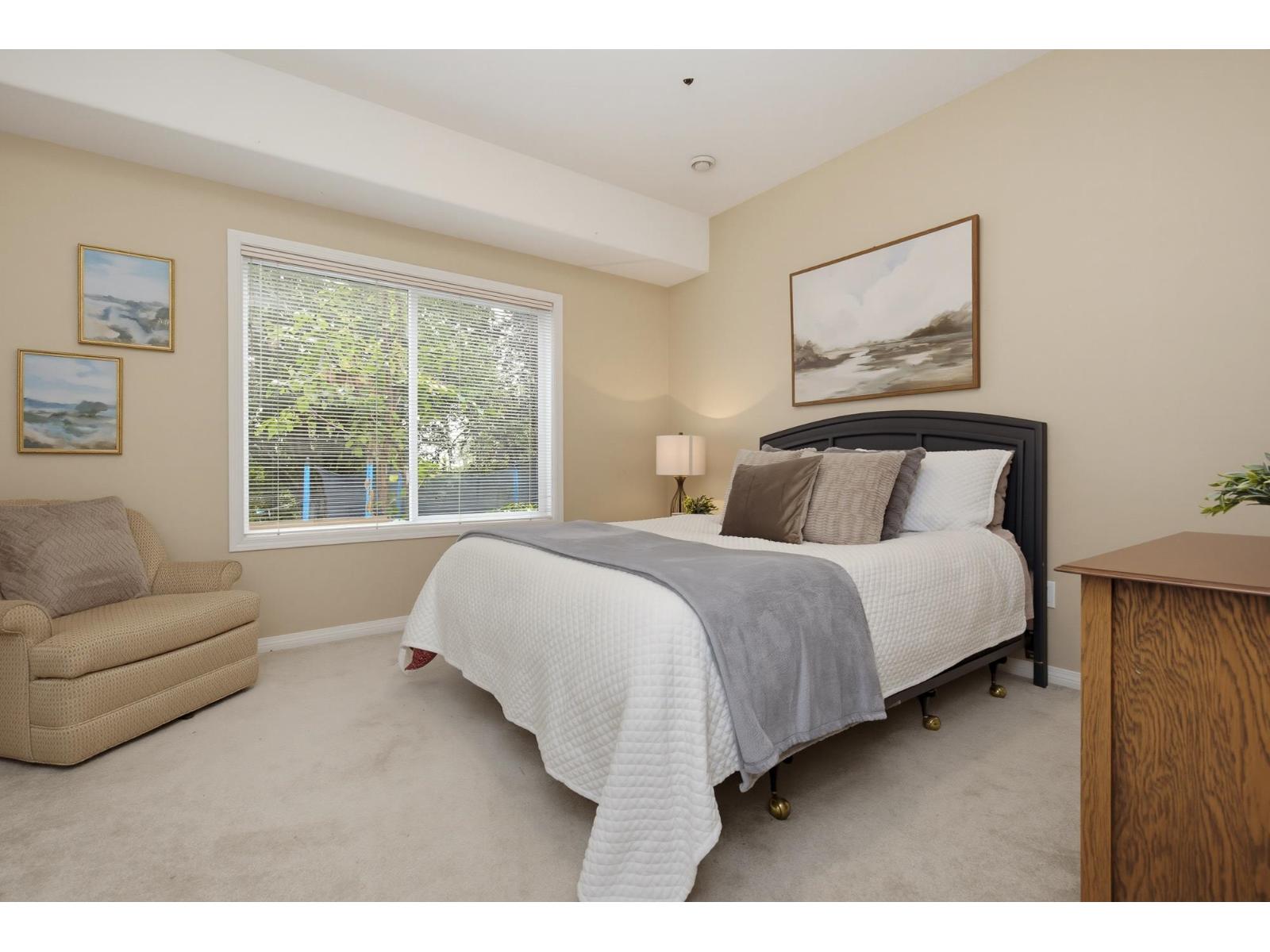 5226 222 Street Property Photo 18