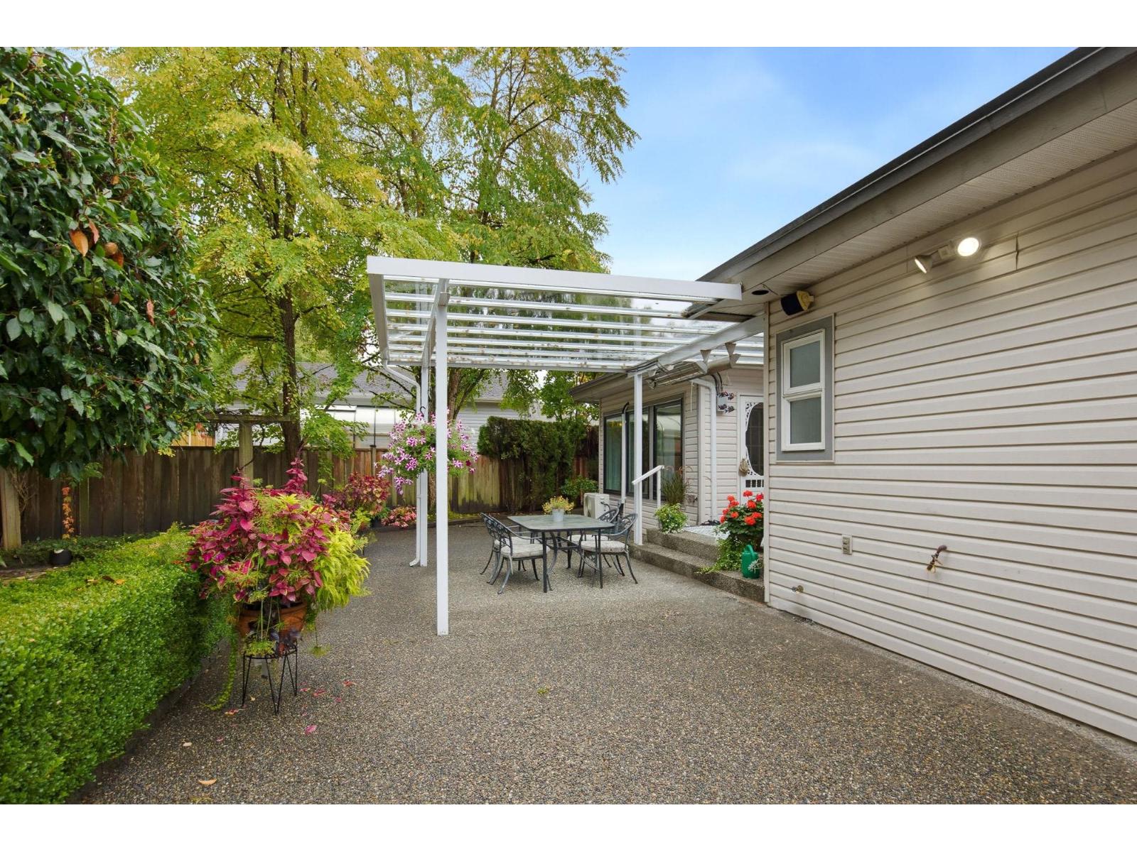5226 222 Street Property Photo 26