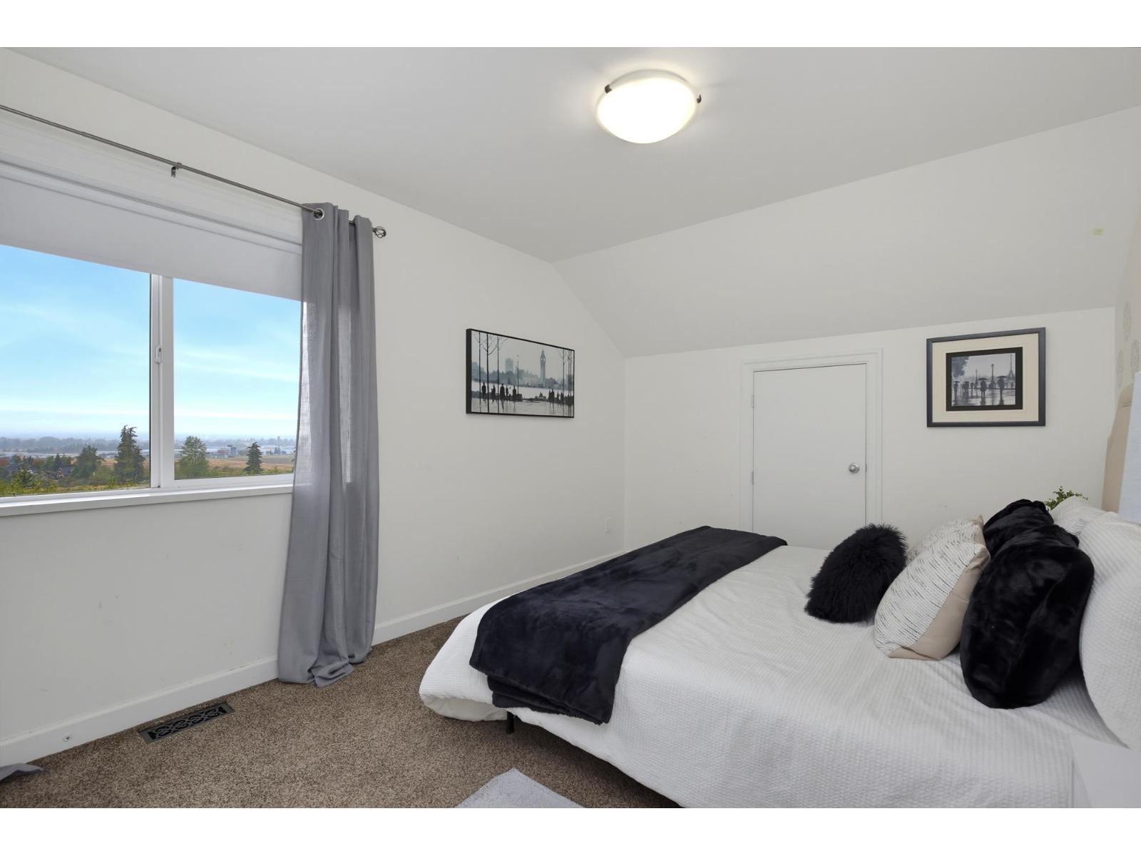 5226 222 Street Property Photo 35