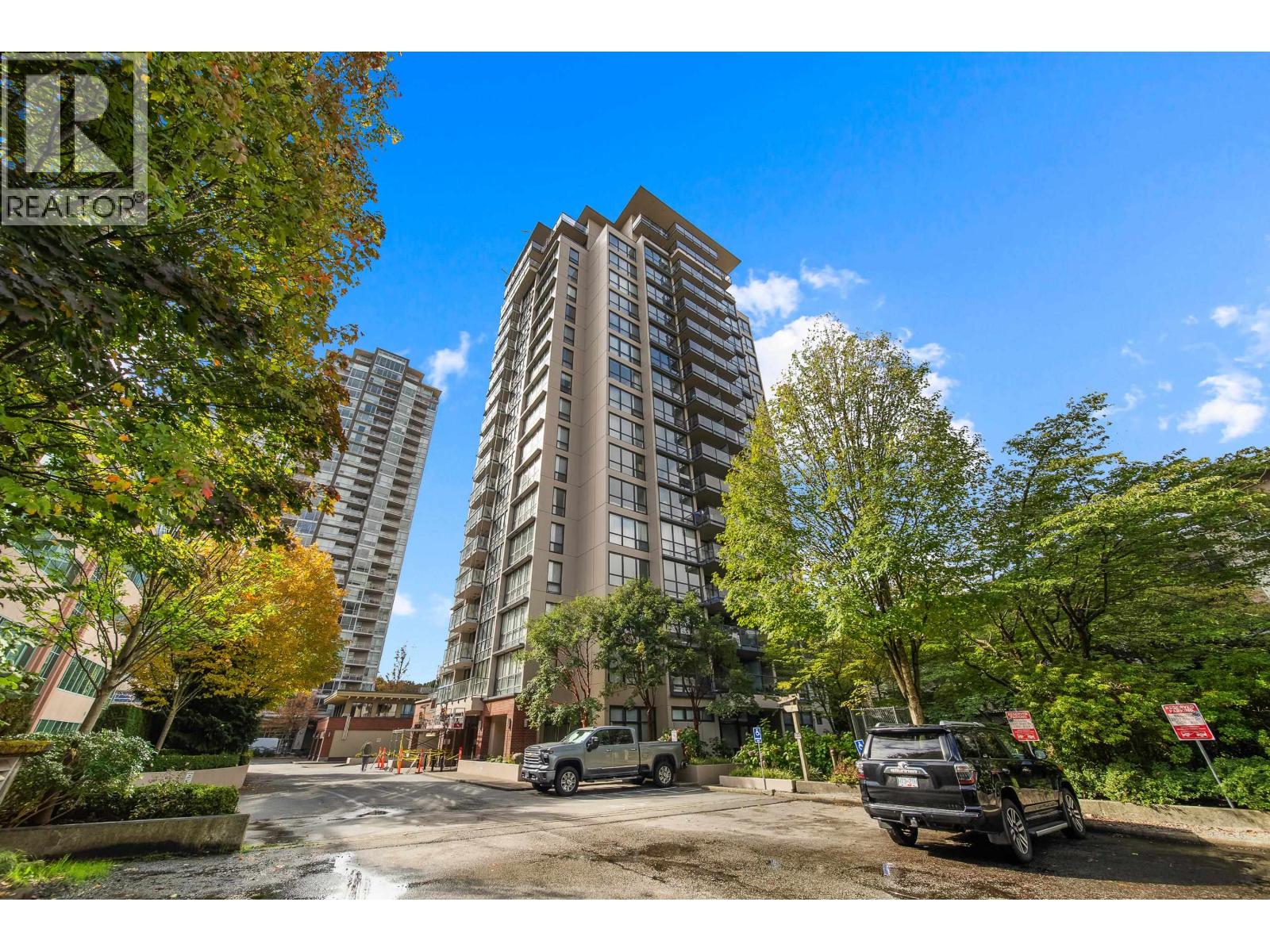 805 2959 Glen Drive Photo de la propriété 1