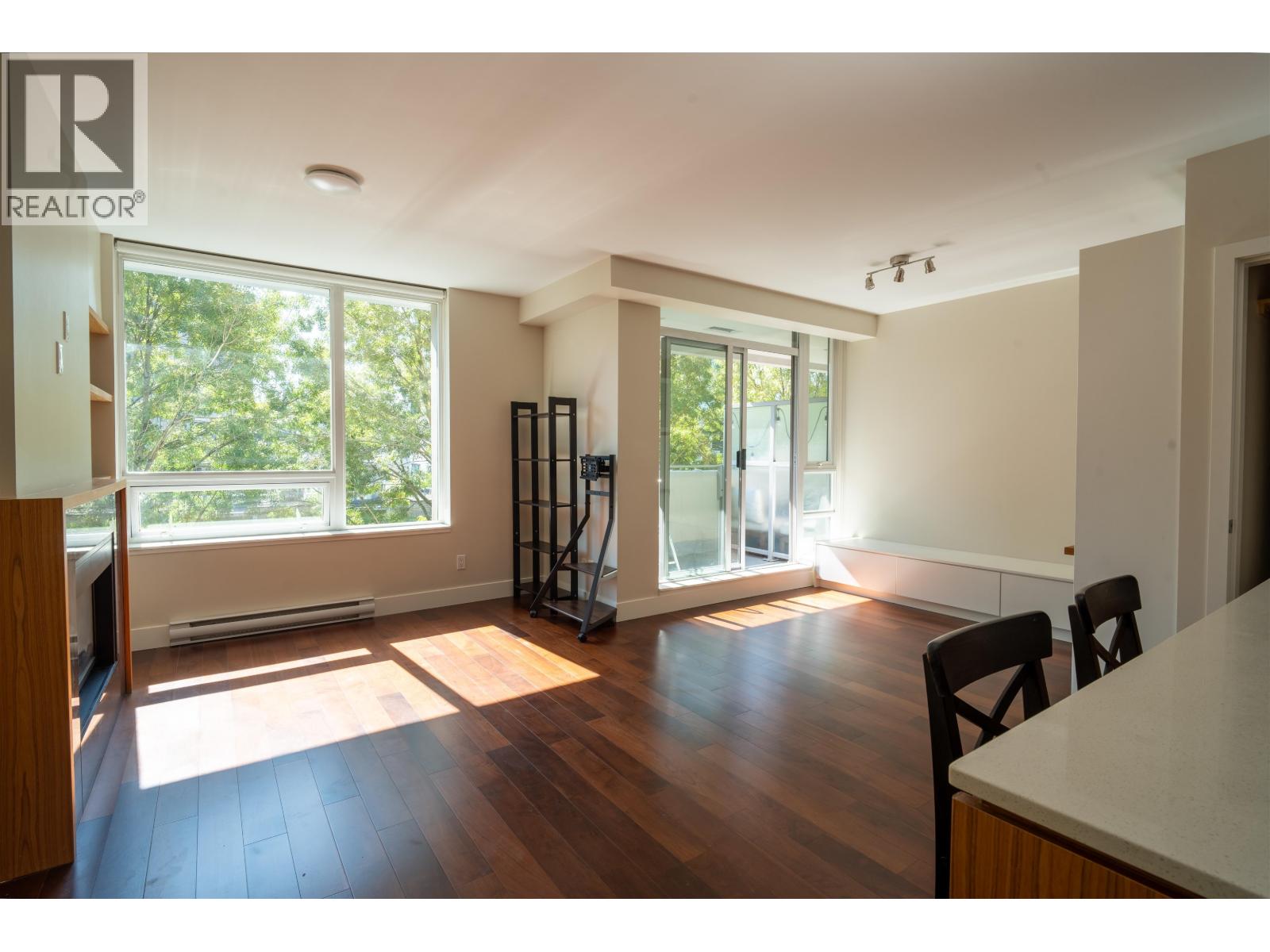 504 1675 W 8 Avenue Property Photo 4