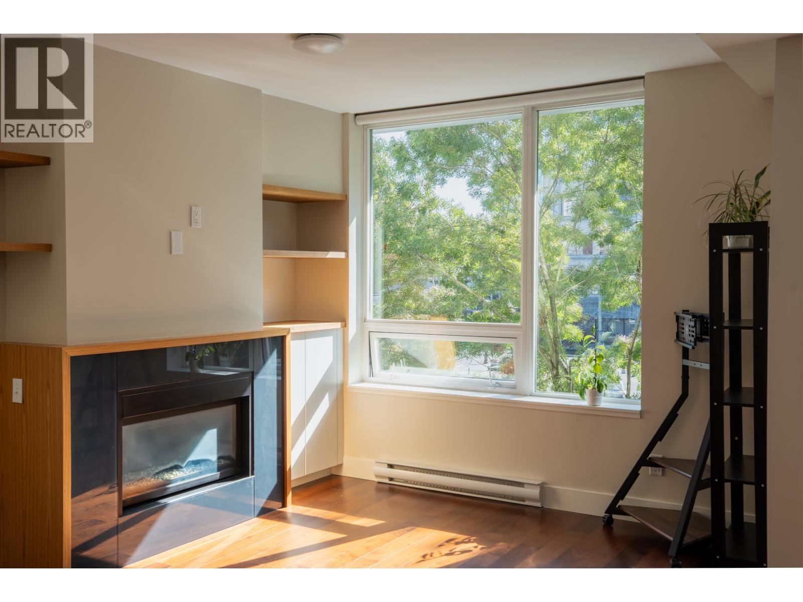 504 1675 W 8 Avenue Property Photo 5