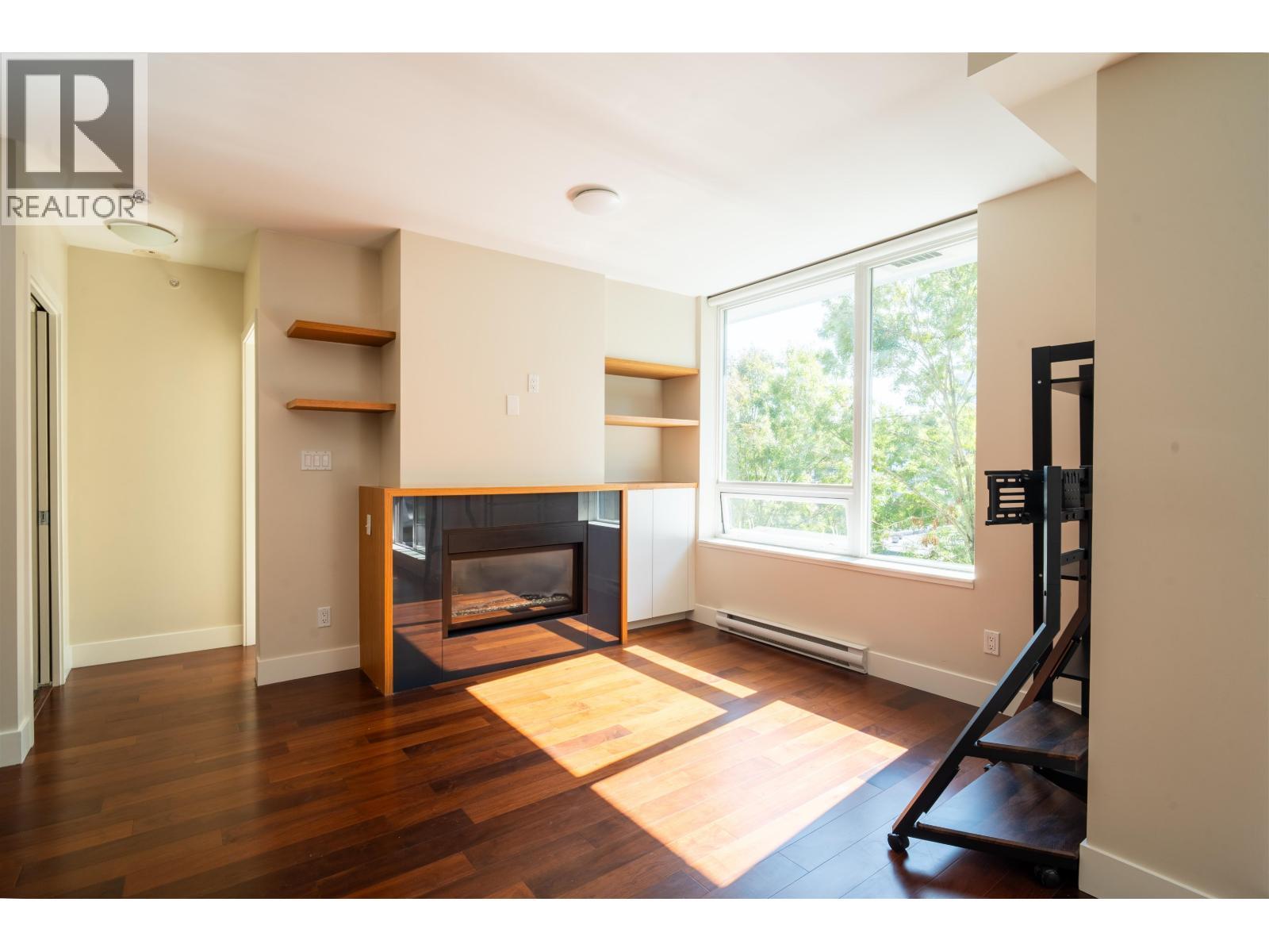 504 1675 W 8 Avenue Property Photo 6
