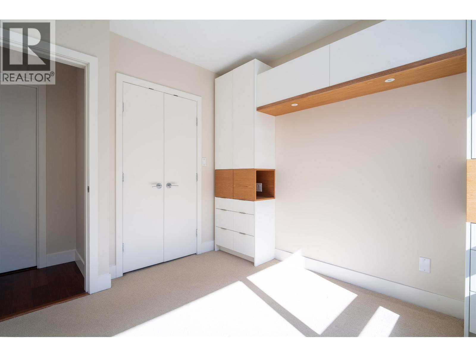 504 1675 W 8 Avenue Property Photo 16