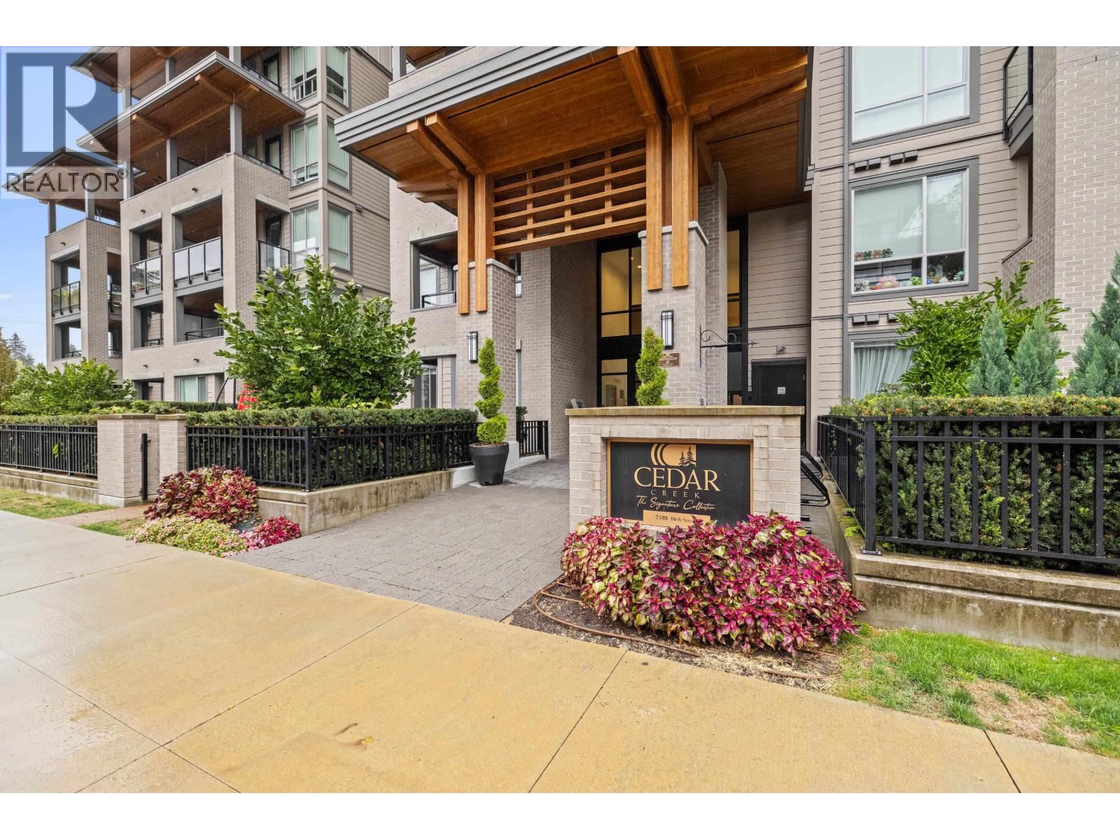 617 7588 16th Street Property Photo 2