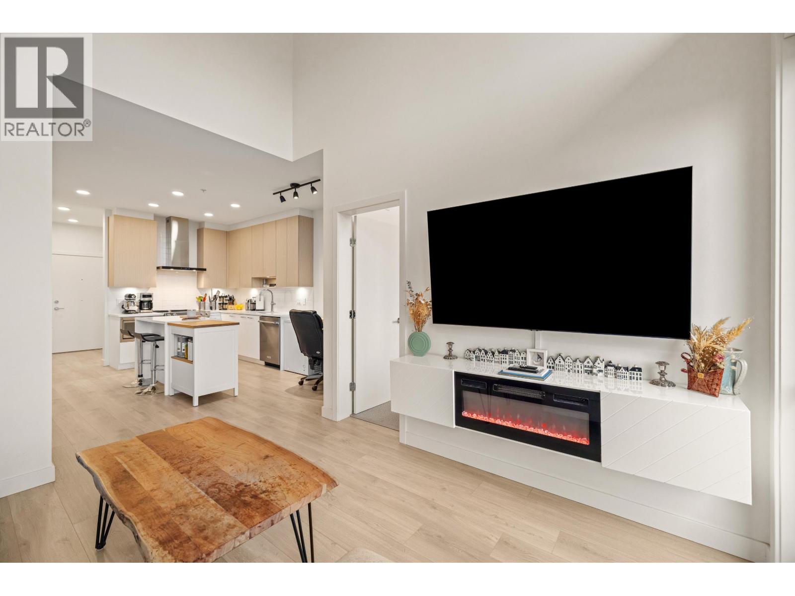 617 7588 16th Street Property Photo 14